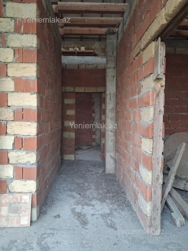 Satılır 5 otaqlı həyət evi 230 m²