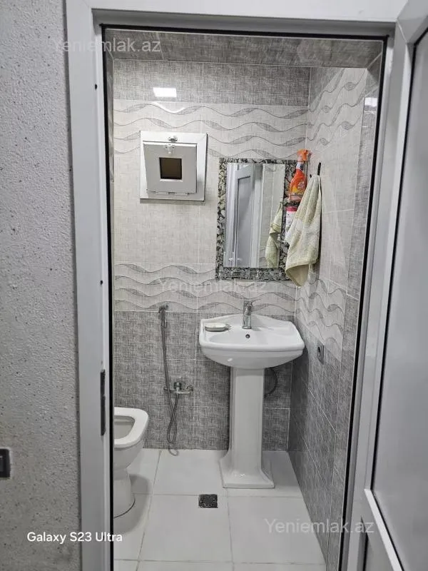 Satılır 5 otaqlı həyət evi 240 m²