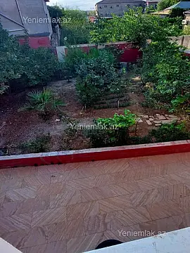 Satılır 5 otaqlı həyət evi 240 m²