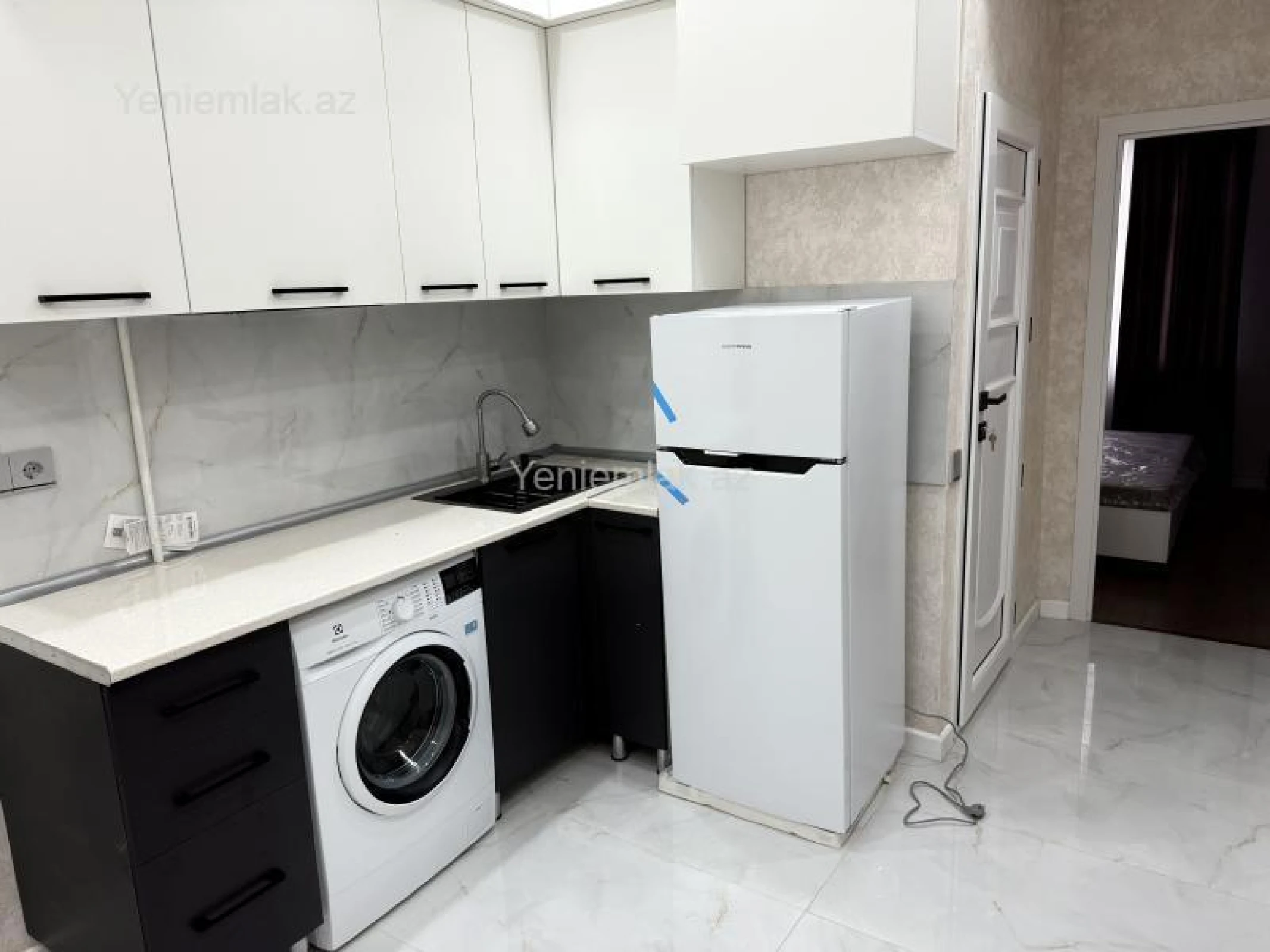 Satılır 4 otaqlı yeni tikili 45 m²