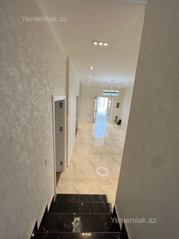 Satılır 7 otaqlı həyət evi 400 m²