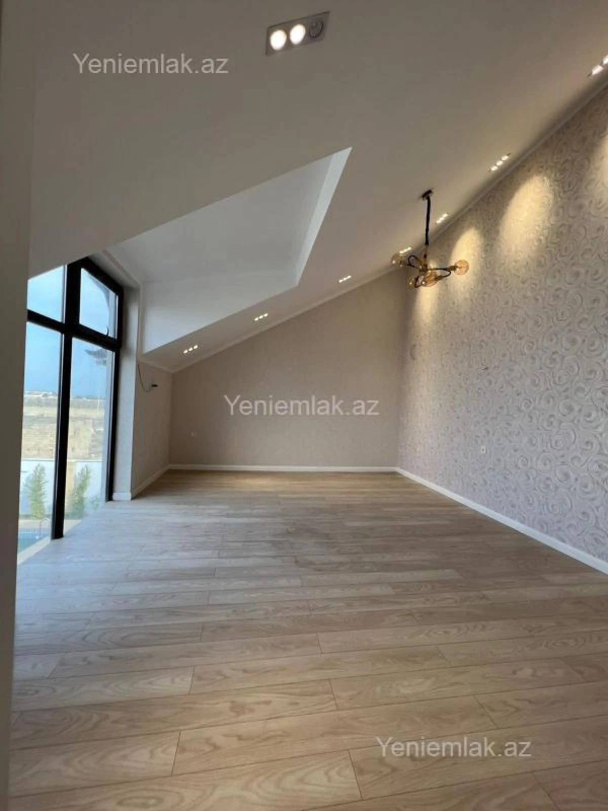 Satılır 7 otaqlı həyət evi 400 m²