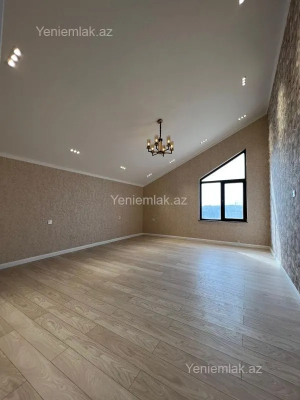 Satılır 7 otaqlı həyət evi 400 m²