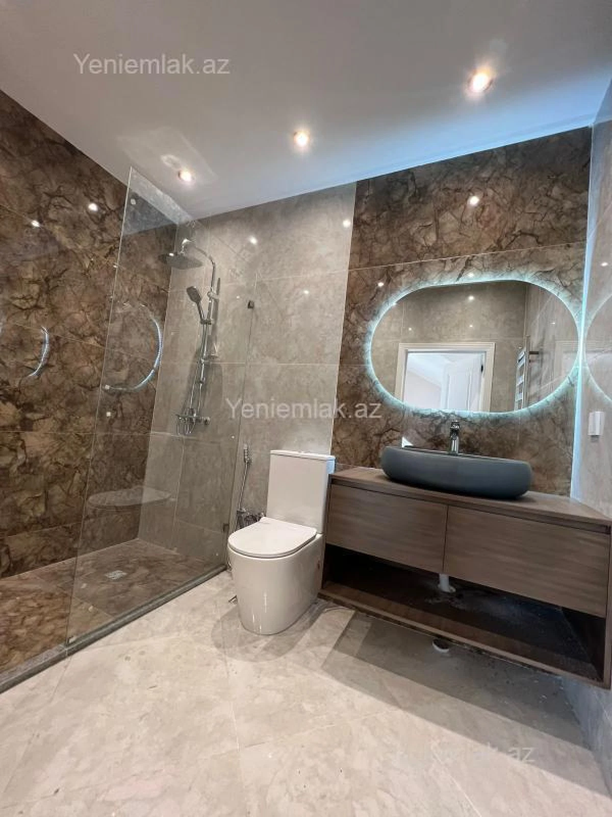 Satılır 7 otaqlı həyət evi 400 m²