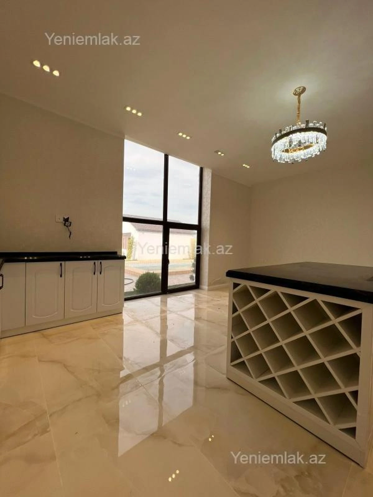 Satılır 7 otaqlı həyət evi 400 m²