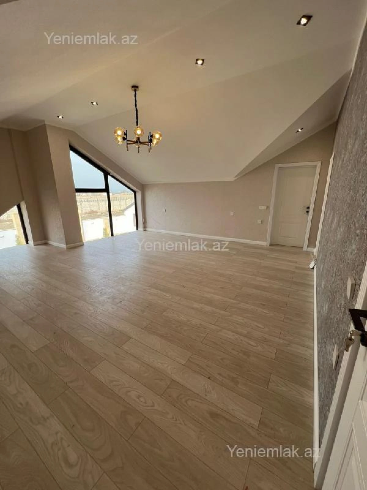 Satılır 7 otaqlı həyət evi 400 m²