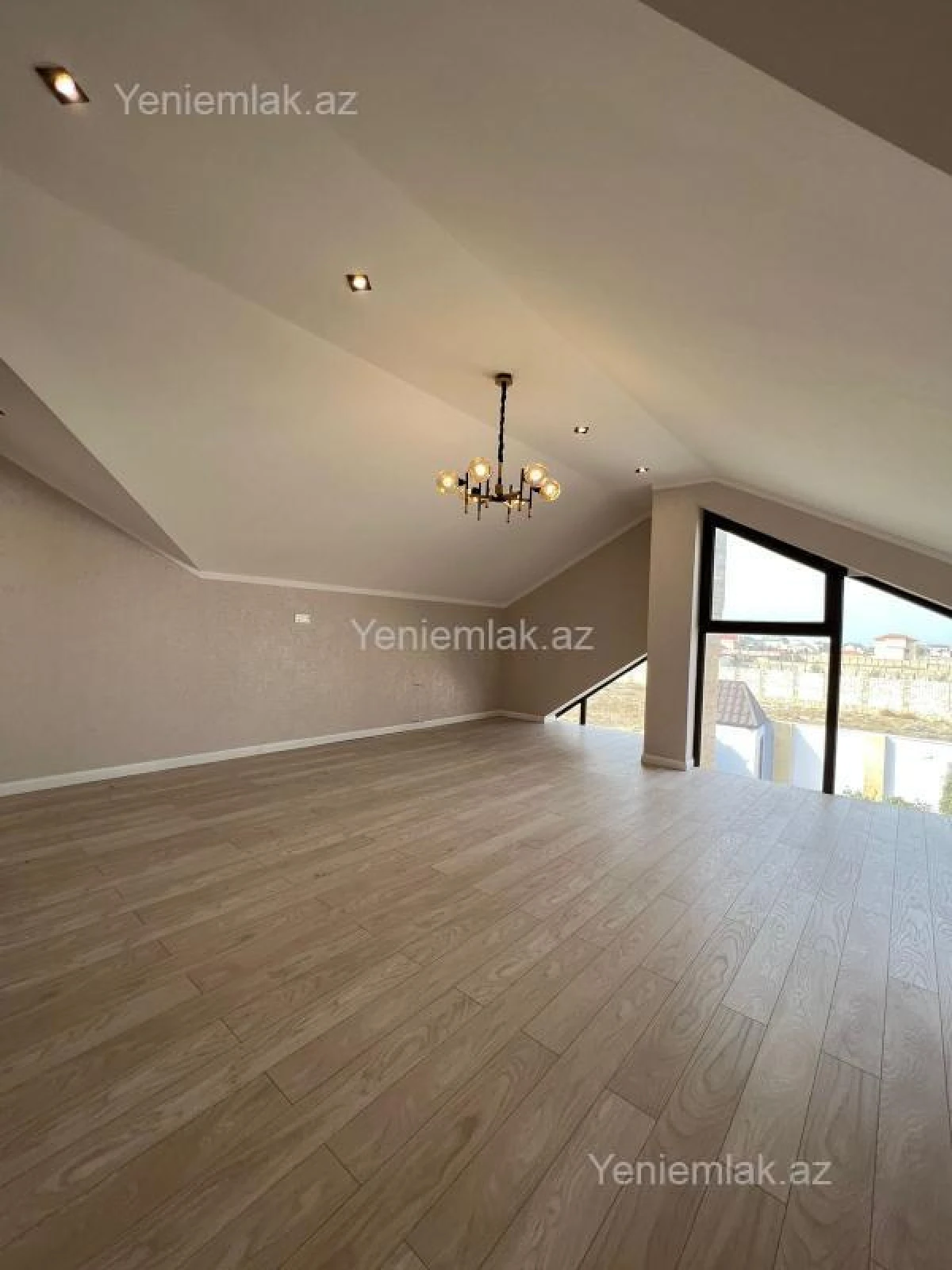 Satılır 7 otaqlı həyət evi 400 m²