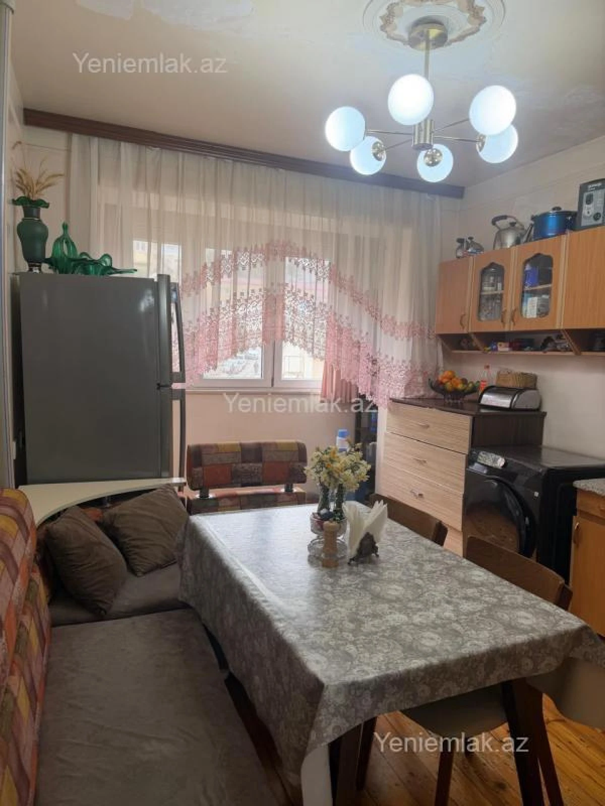 Satılır 2 otaqlı köhnə tikili 60 m²