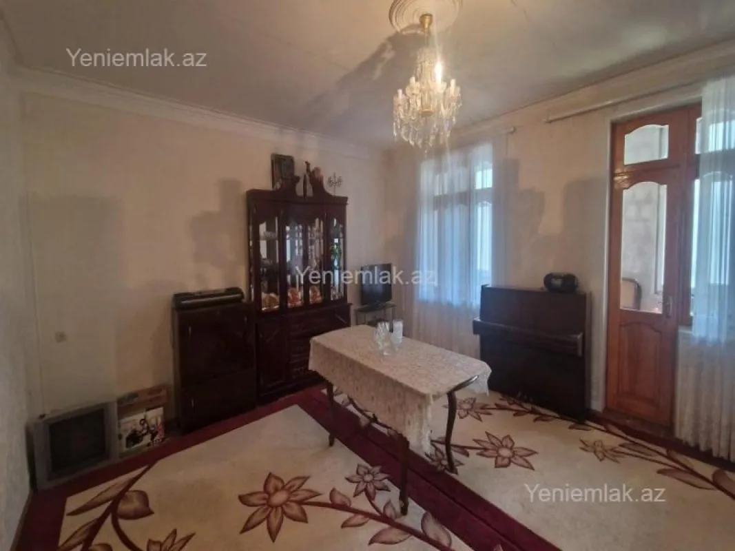 Satılır 5 otaqlı köhnə tikili 120 m²
