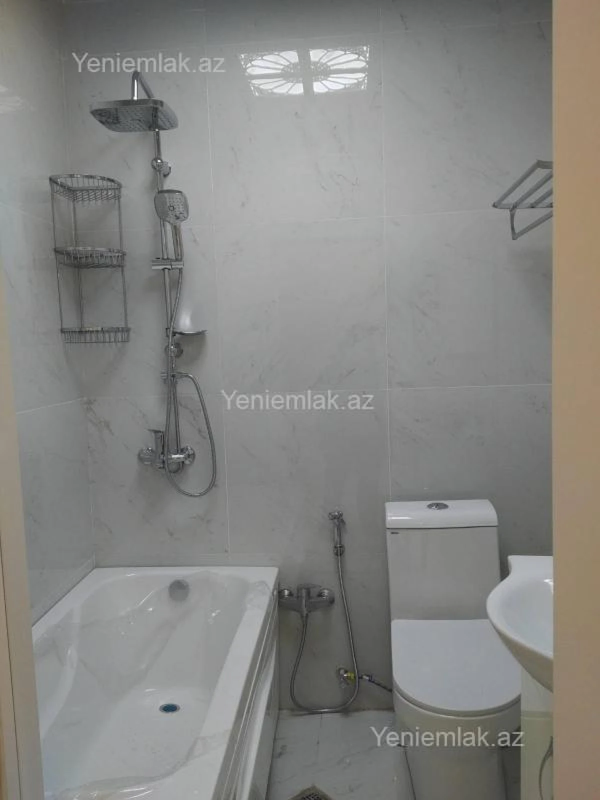 Satılır 2 otaqlı yeni tikili 72 m²