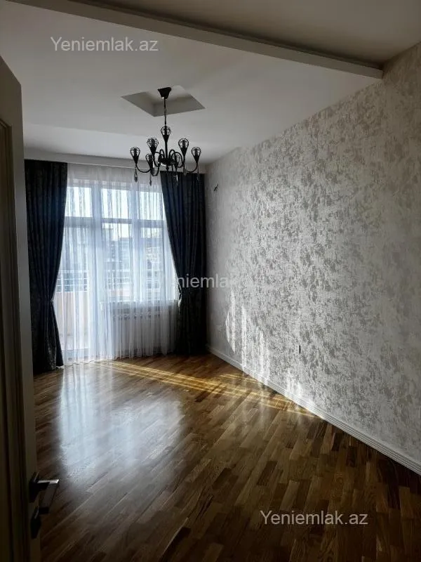 Satılır 3 otaqlı yeni tikili 100 m²