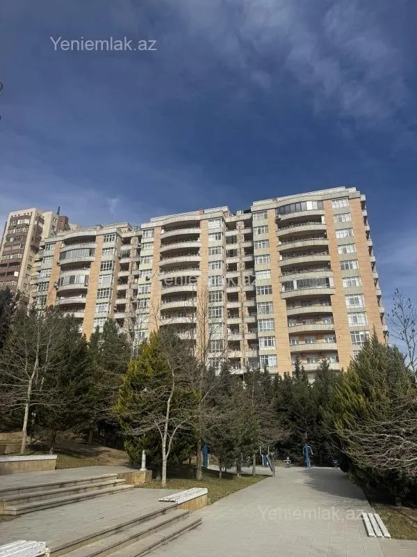 Satılır 3 otaqlı yeni tikili 100 m²