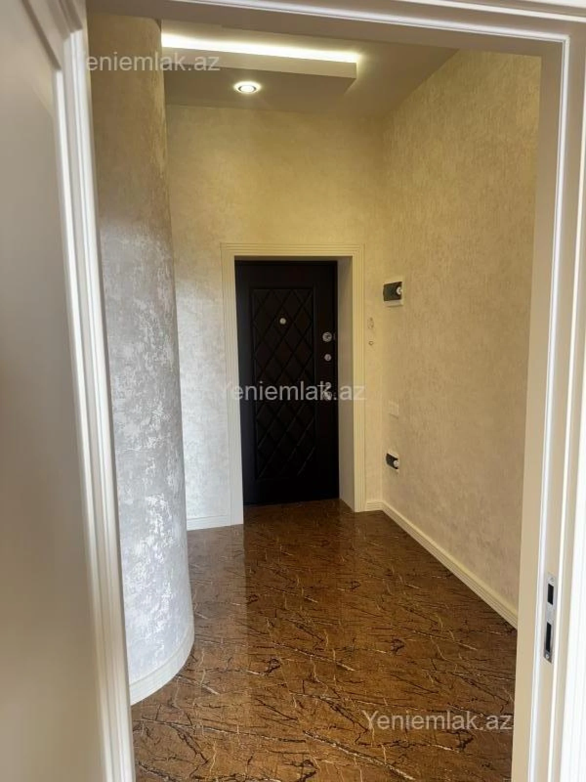 Satılır 3 otaqlı yeni tikili 100 m²