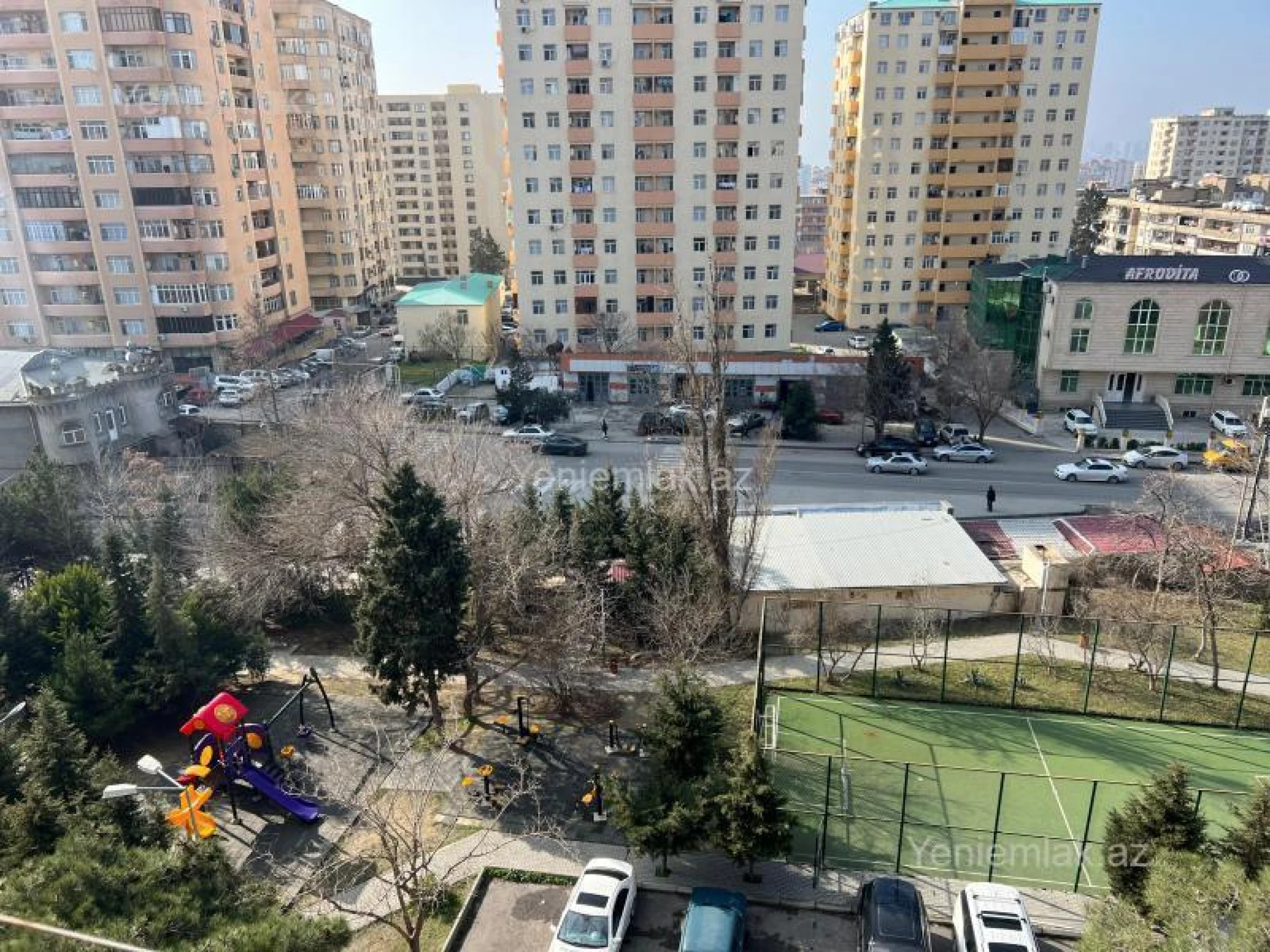 Satılır 4 otaqlı köhnə tikili 110 m²