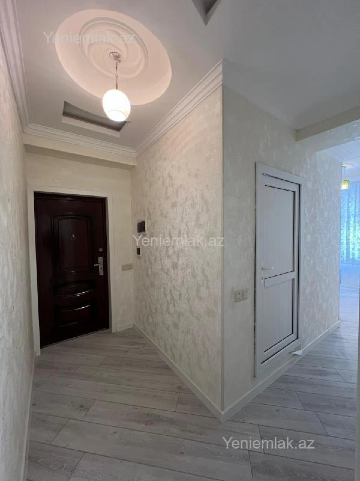 Satılır 3 otaqlı yeni tikili 73 m²