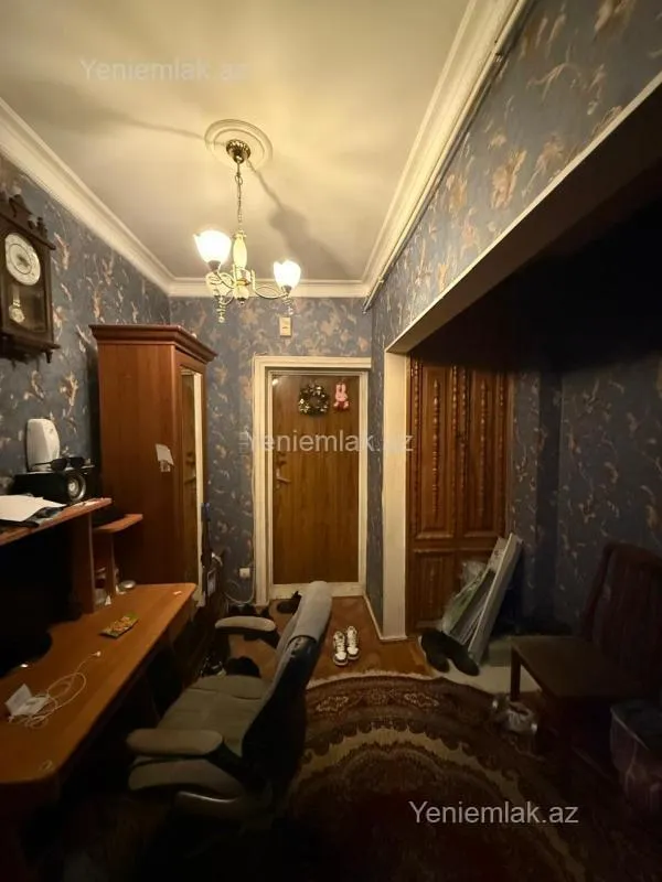 Satılır 3 otaqlı köhnə tikili 75 m²