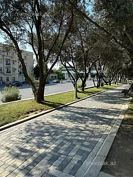 Satılır 3 otaqlı köhnə tikili 75 m²