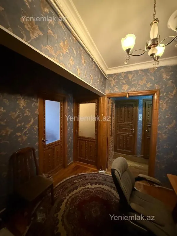 Satılır 3 otaqlı köhnə tikili 75 m²