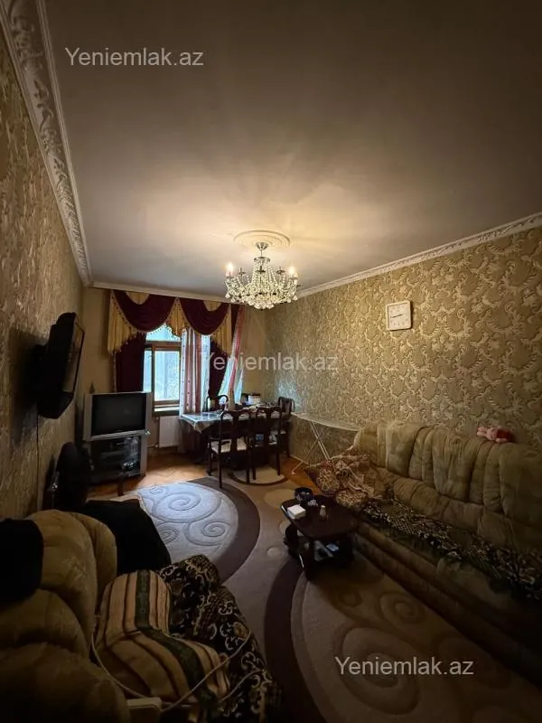 Satılır 3 otaqlı köhnə tikili 75 m²