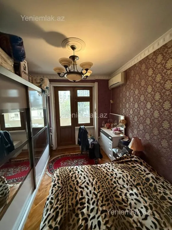 Satılır 3 otaqlı köhnə tikili 75 m²