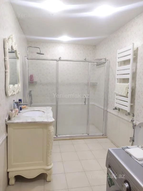 Satılır 3 otaqlı yeni tikili 140 m²