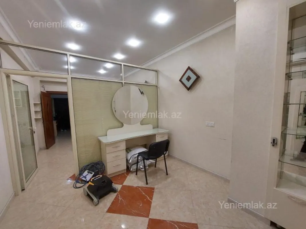 Satılır 3 otaqlı yeni tikili 140 m²