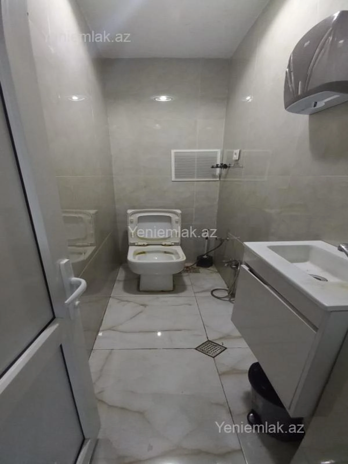 Satılır 3 otaqlı obyekt 101 m²