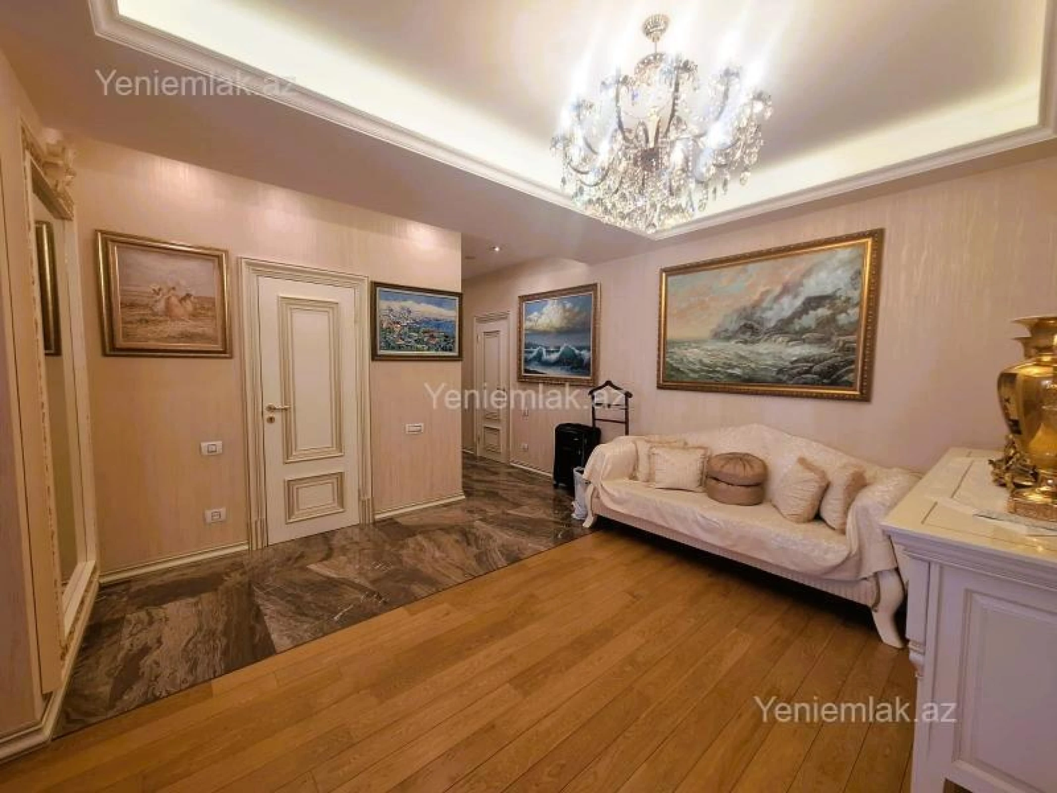 Satılır 4 otaqlı yeni tikili 250 m²