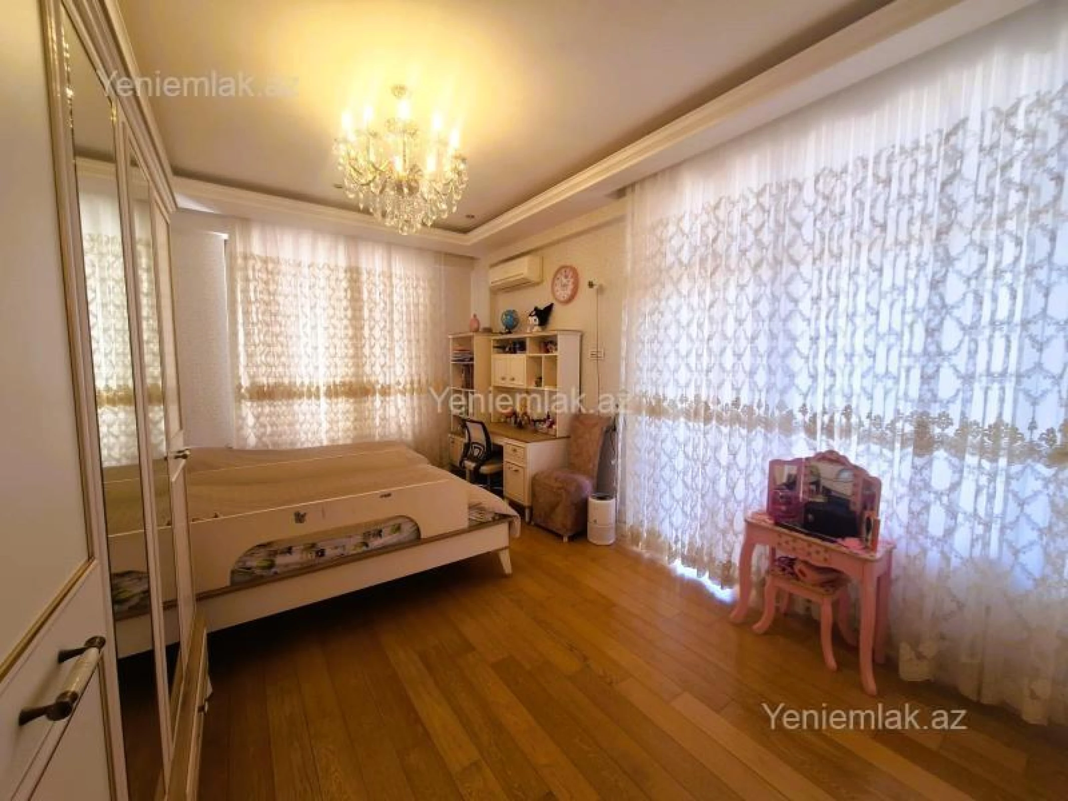 Satılır 4 otaqlı yeni tikili 250 m²