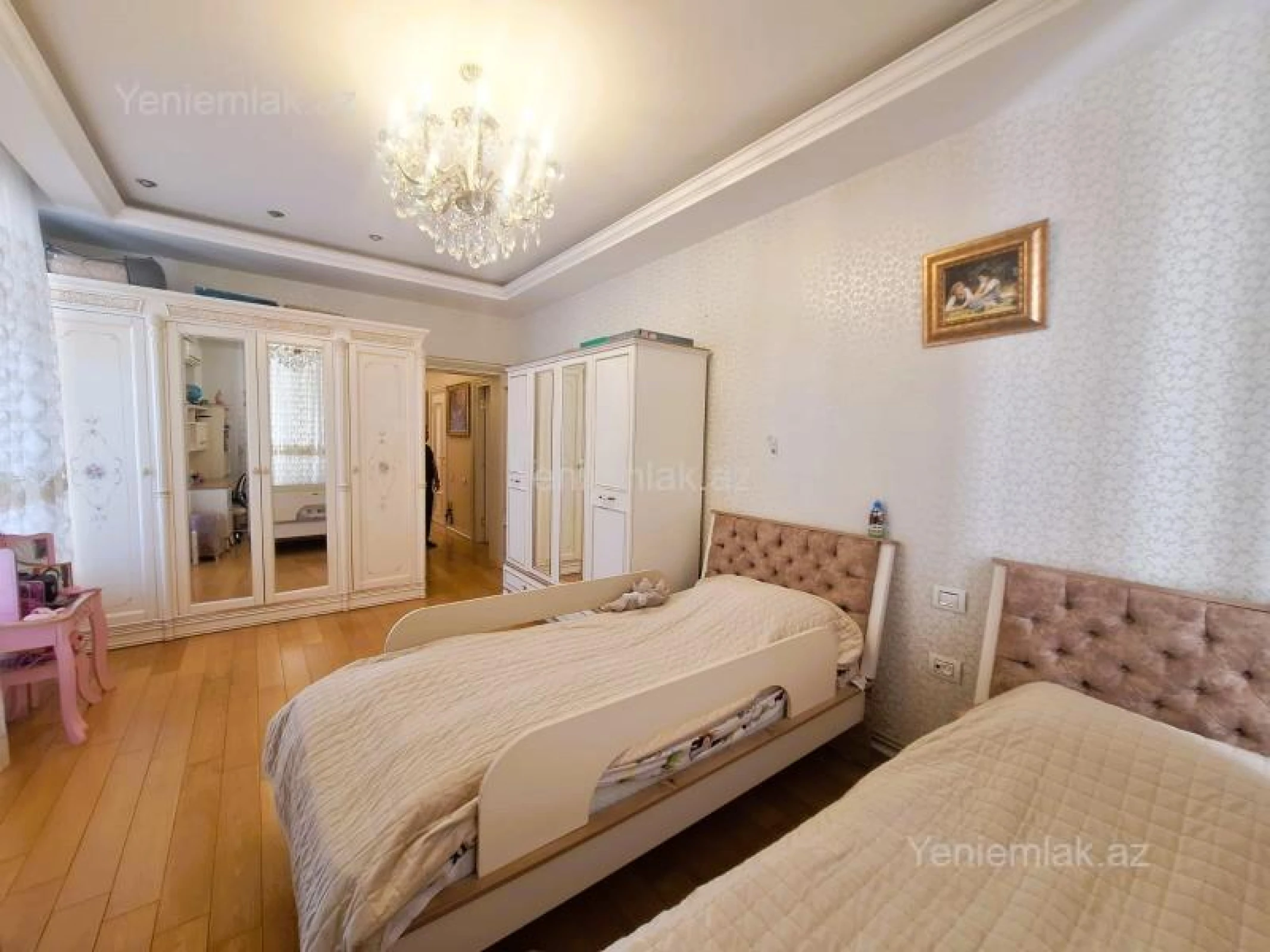 Satılır 4 otaqlı yeni tikili 250 m²