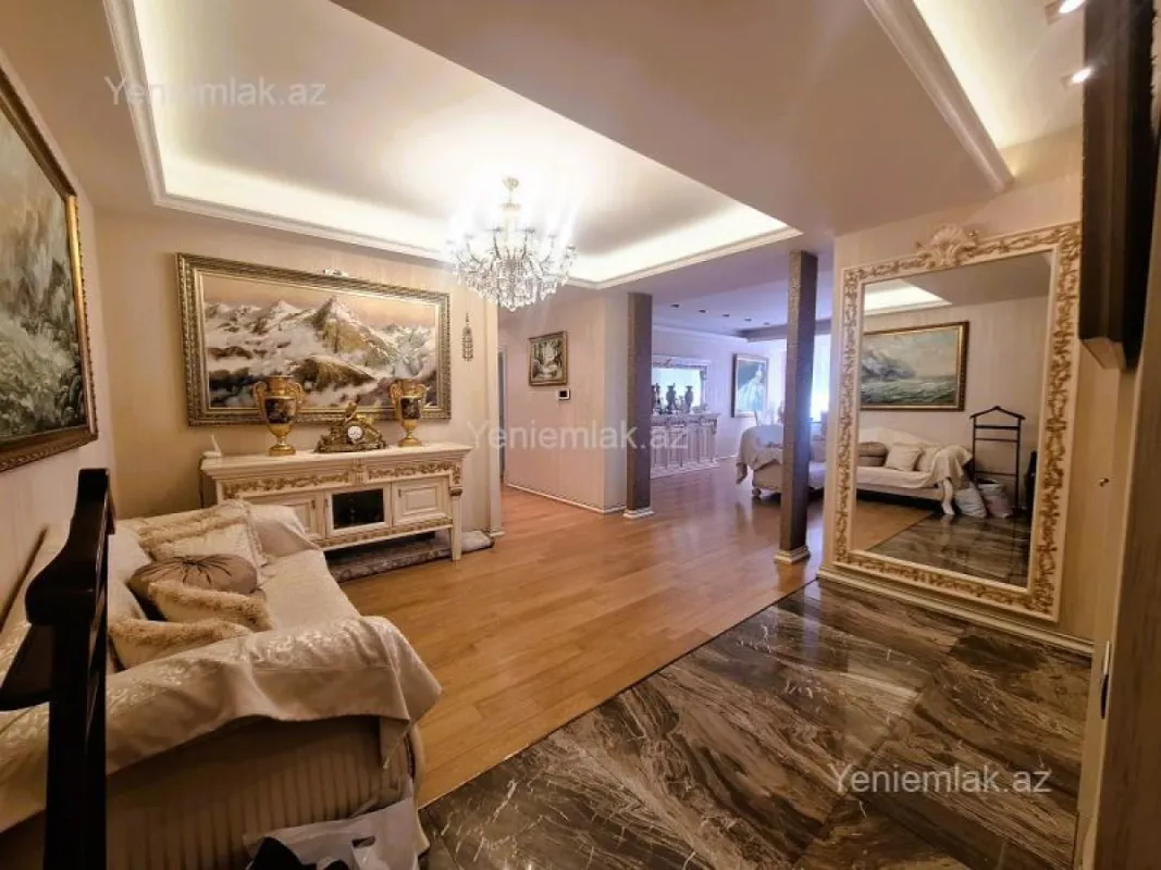 Satılır 4 otaqlı yeni tikili 250 m²