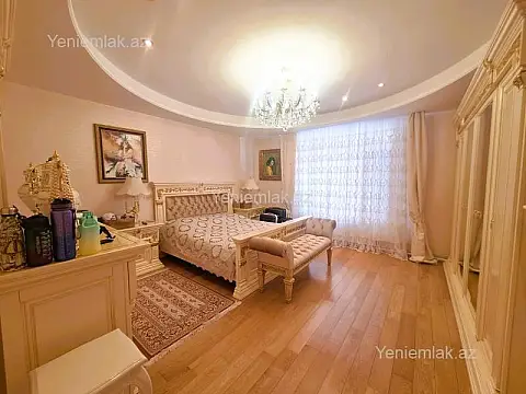 Satılır 4 otaqlı yeni tikili 250 m²