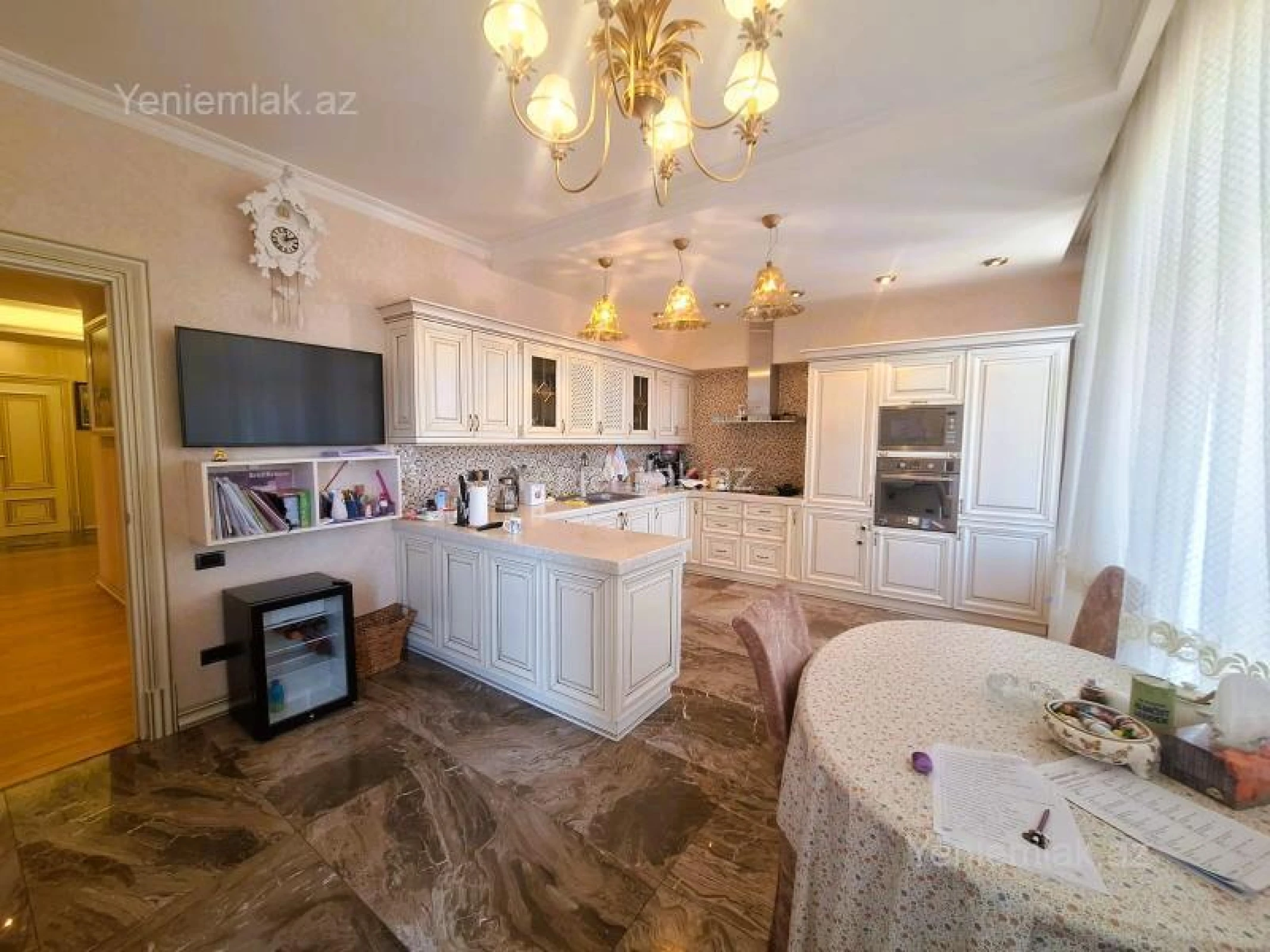 Satılır 4 otaqlı yeni tikili 250 m²