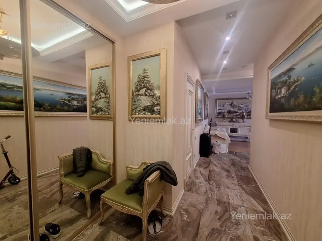 Satılır 4 otaqlı yeni tikili 250 m²