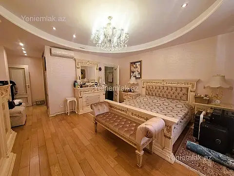 Satılır 4 otaqlı yeni tikili 250 m²