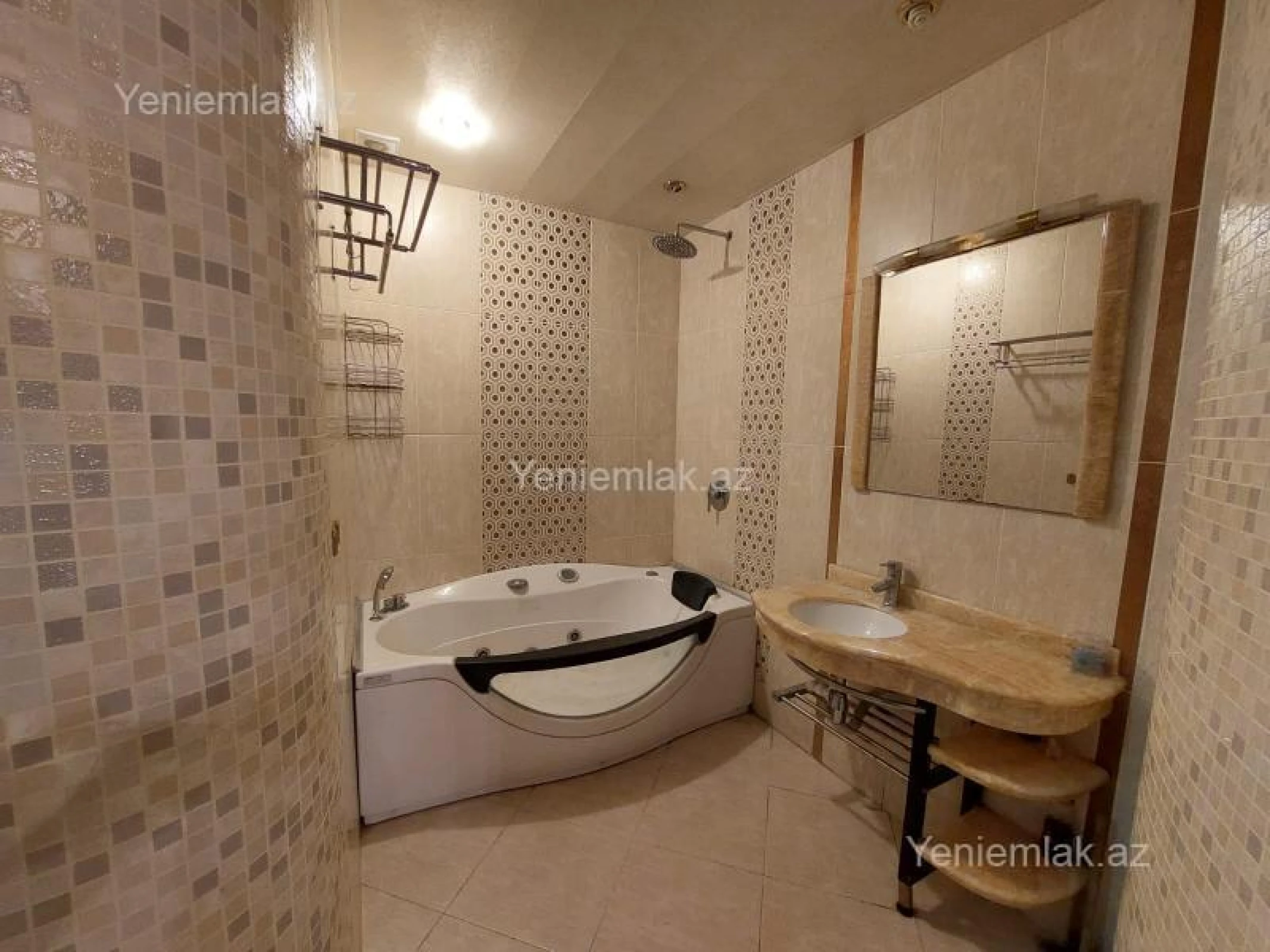 Satılır 4 otaqlı yeni tikili 150 m²