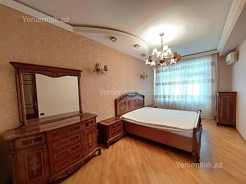Satılır 4 otaqlı yeni tikili 150 m²
