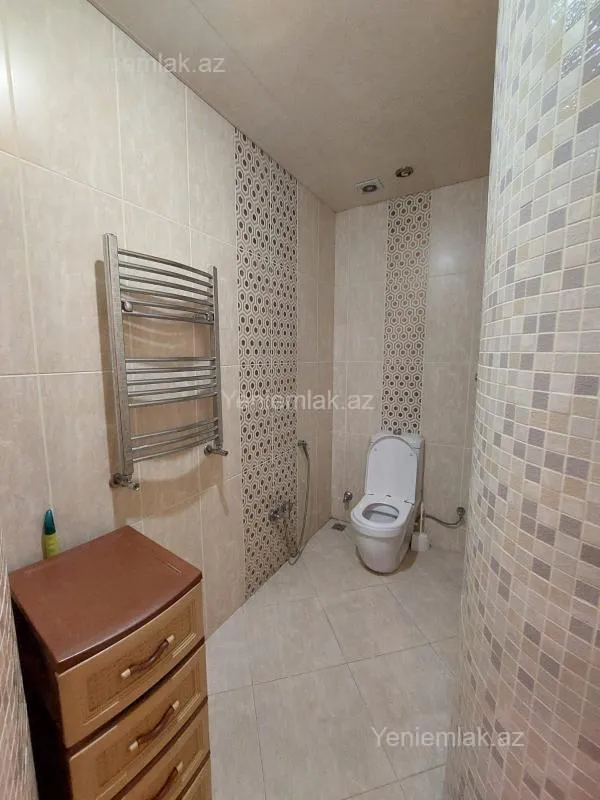 Satılır 4 otaqlı yeni tikili 150 m²