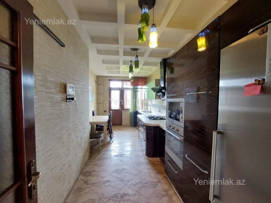 Satılır 4 otaqlı yeni tikili 150 m²