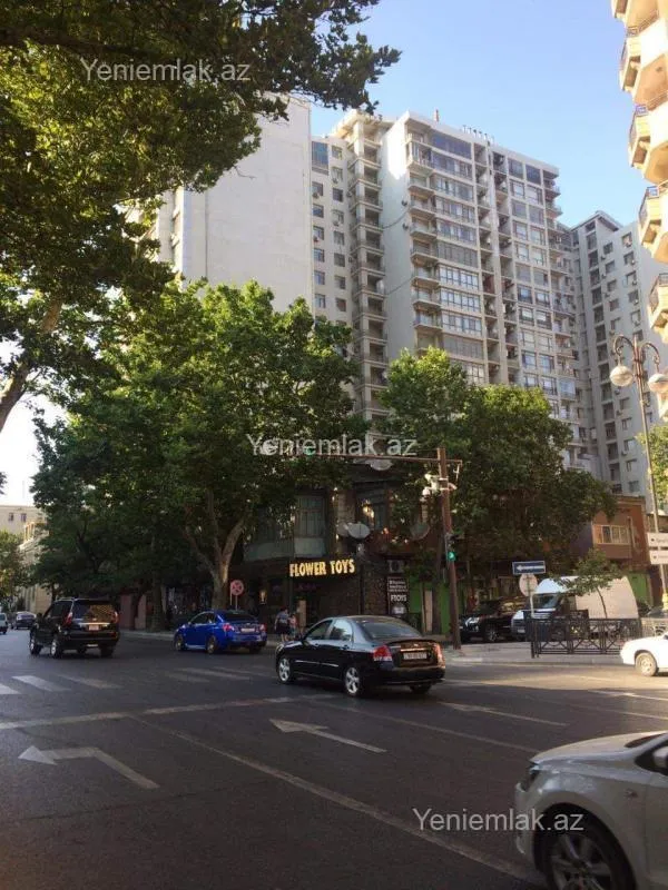 Satılır 4 otaqlı yeni tikili 217 m²