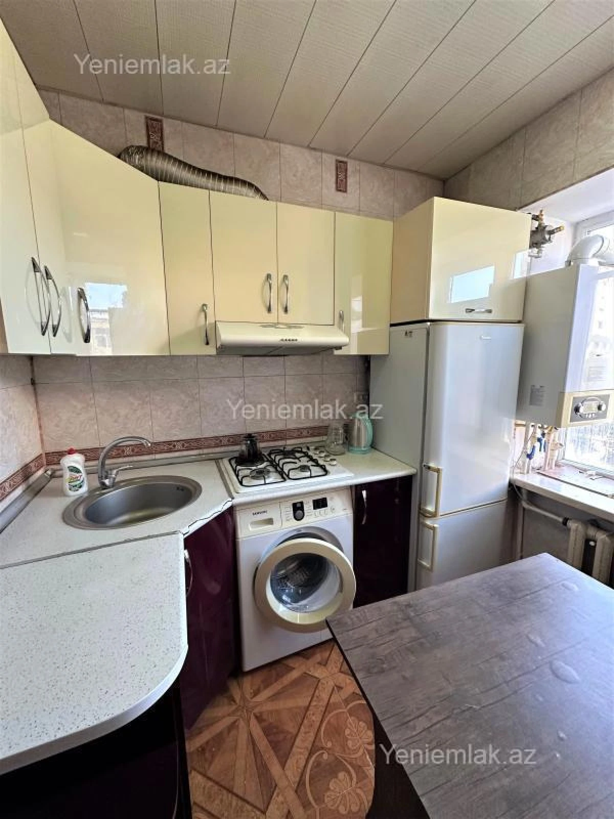 Satılır 2 otaqlı köhnə tikili 50 m²