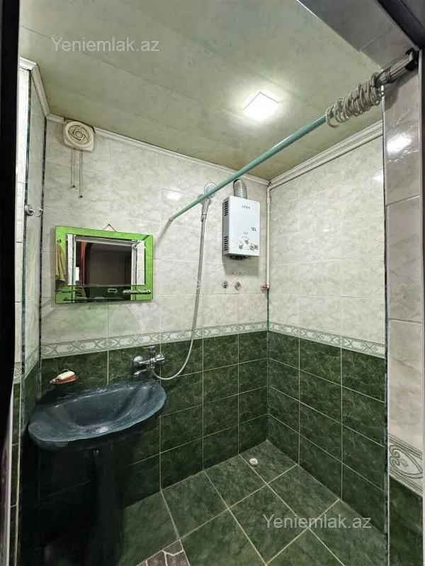 Satılır 2 otaqlı köhnə tikili 50 m²