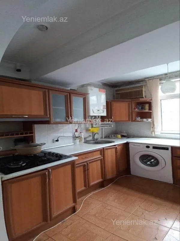 Satılır 2 otaqlı köhnə tikili 65 m²