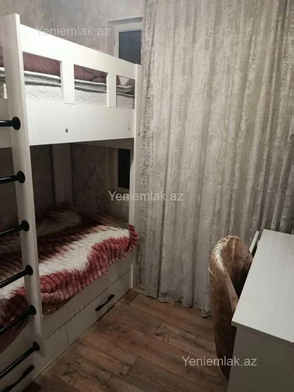 Satılır 2 otaqlı köhnə tikili 55 m²