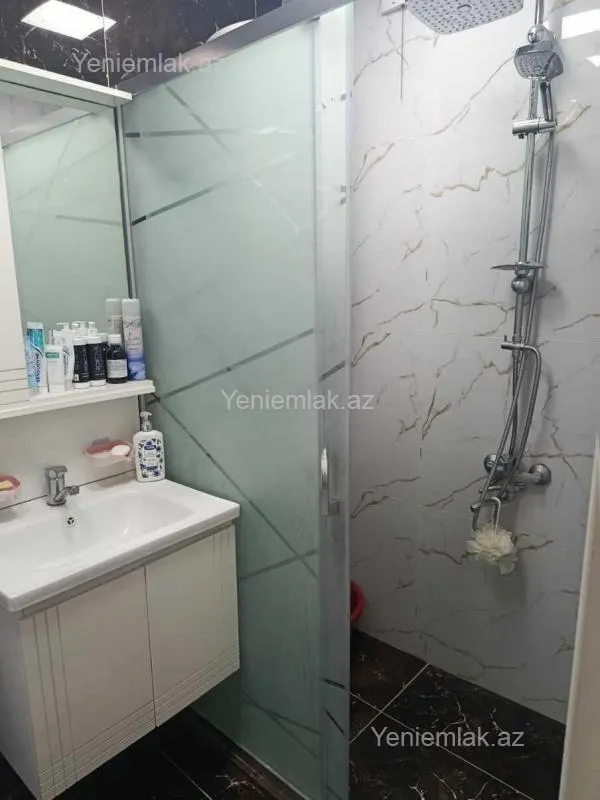 Satılır 2 otaqlı köhnə tikili 55 m²
