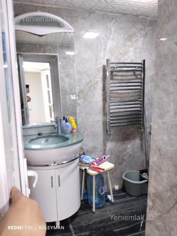 Satılır 3 otaqlı köhnə tikili 70 m²