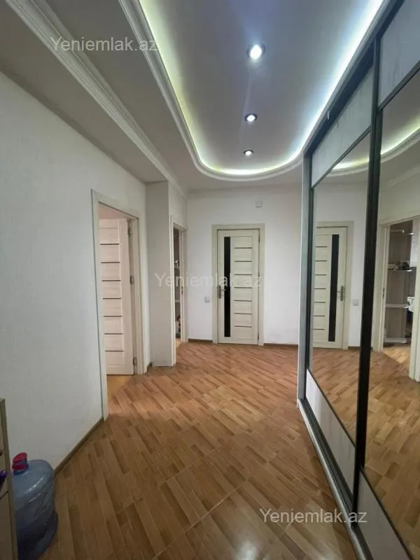 Satılır 2 otaqlı yeni tikili 76.5 m²
