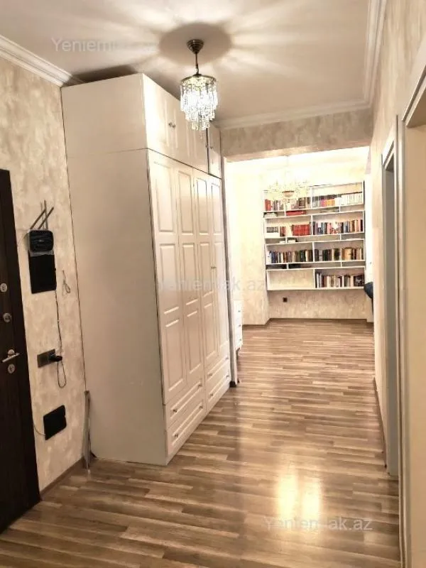 Satılır 2 otaqlı yeni tikili 78 m²