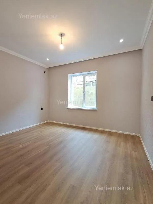 Satılır 6 otaqlı həyət evi 285 m²