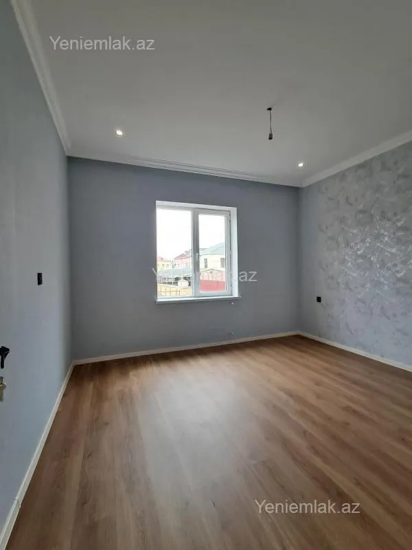 Satılır 6 otaqlı həyət evi 285 m²